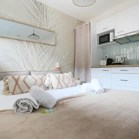 Apartment Expat Renting - Le Dolce - Netflix